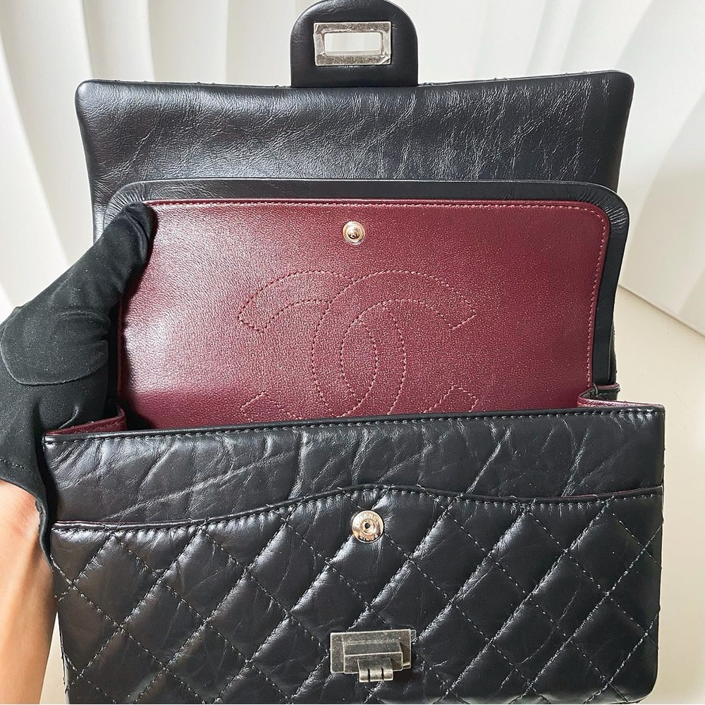 Chanel 2.55 Reissue Quilted Aged Black & Gunmetal Calfskin Flap Bag - Picture 7 of 12